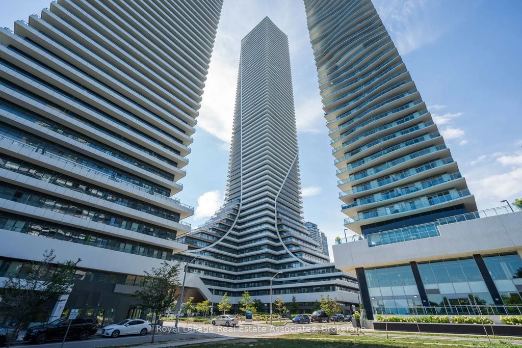 30 Shore Breeze Drive 6104, Toronto W06