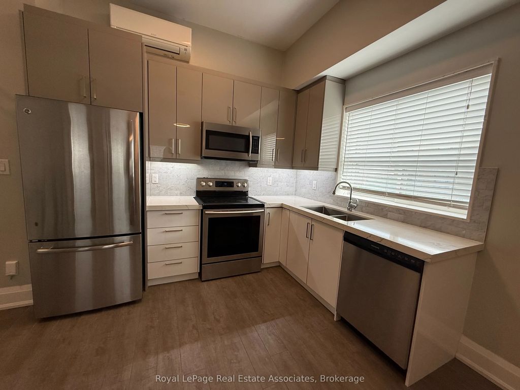 2548 Eglinton Avenue W 3, Toronto W03