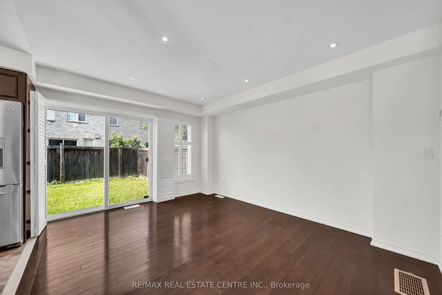 4215 Cole Crescent, Burlington