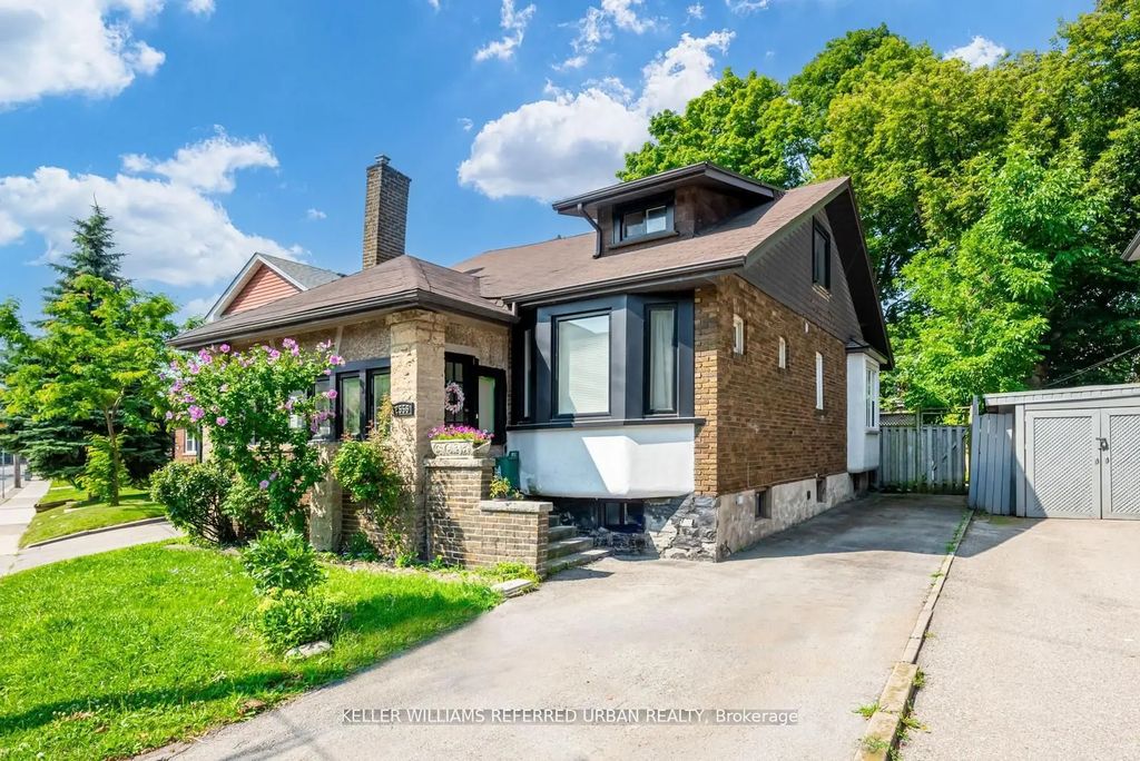 2556 Lake Shore Boulevard W Lower, Toronto W06