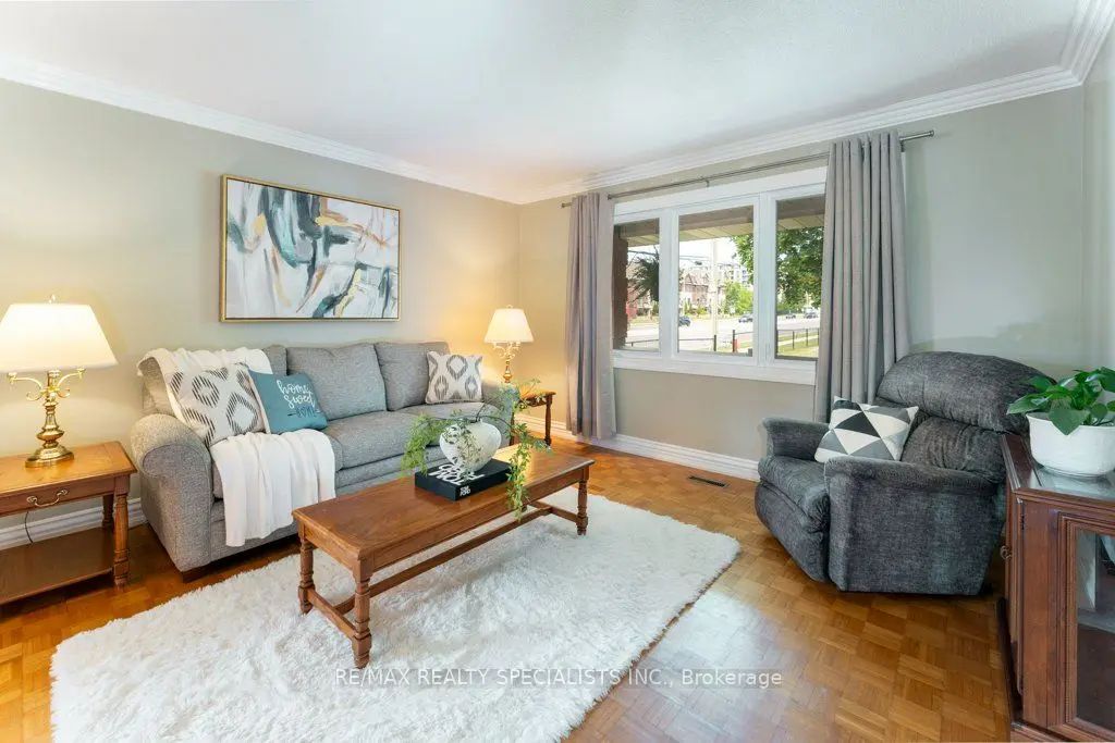 330 Hickory Circle, Oakville