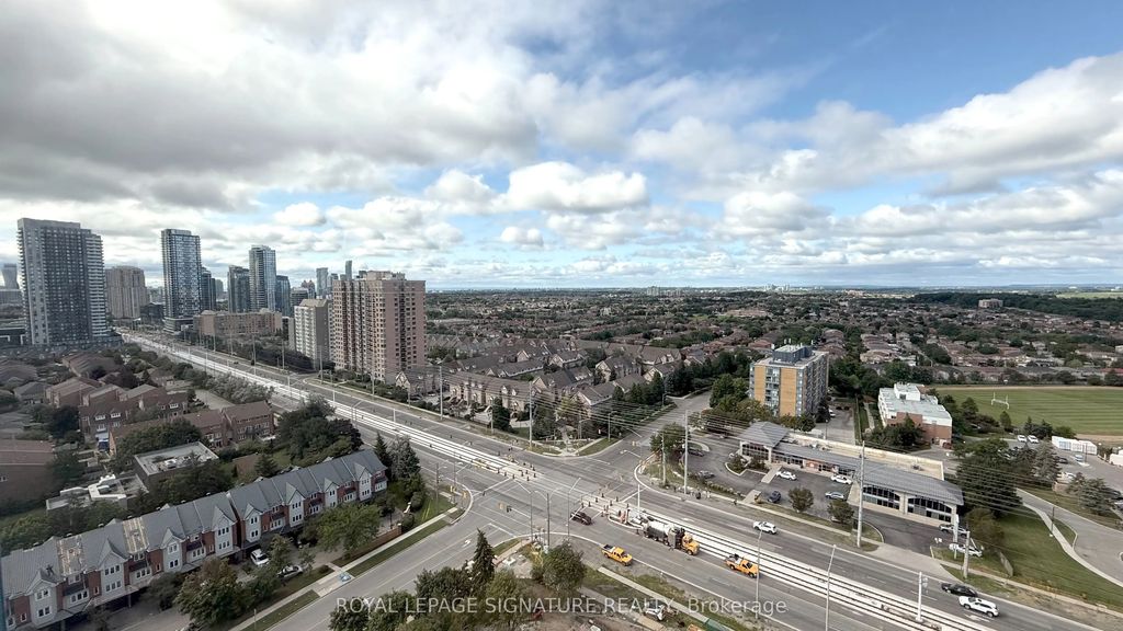 35 Trailwood Drive 2117, Mississauga