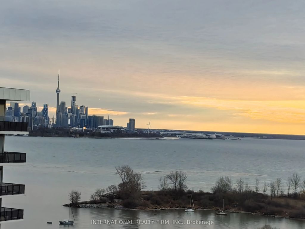 33 Shore Breeze Drive 1608, Toronto W06
