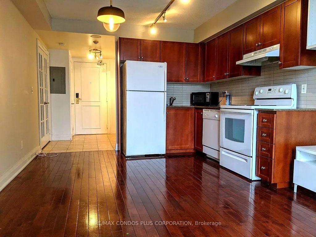 2737 Keele Street 704, Toronto W05