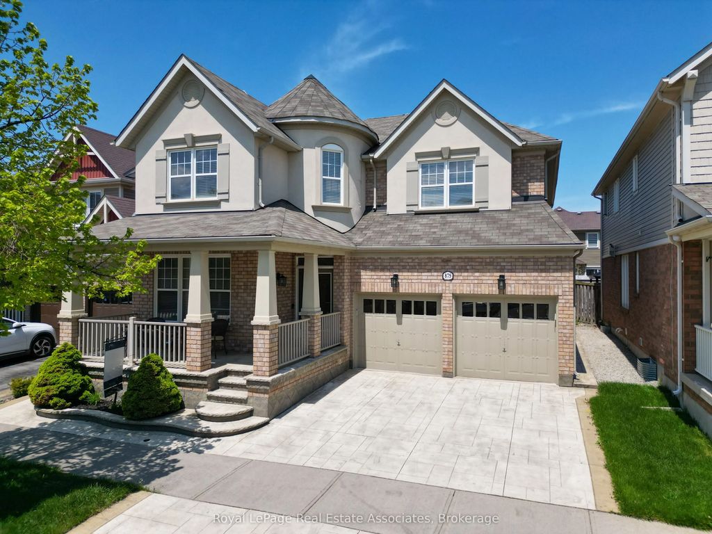 879 Etherington Way, Milton