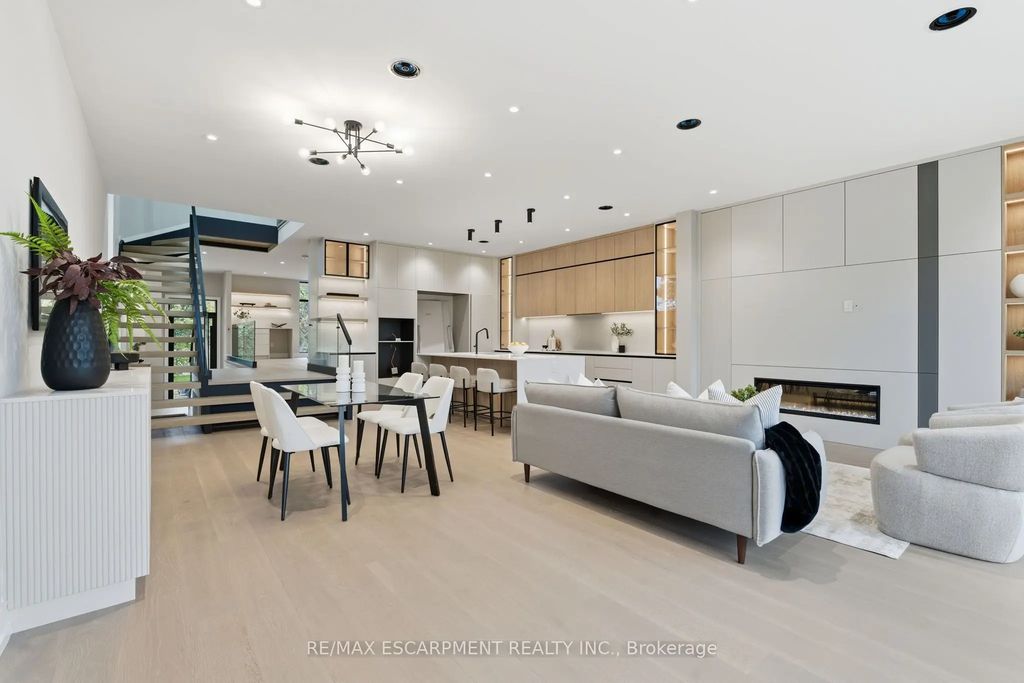 957 Halliday Avenue, Mississauga