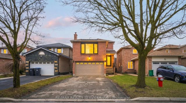 19 Wayne Nicol Drive, Brampton
