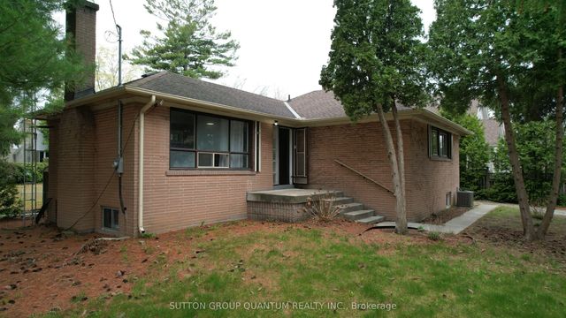 394 Maplehurst Avenue, Oakville