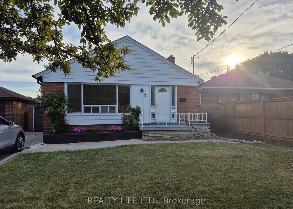 54 Garside Crescent, Toronto W04