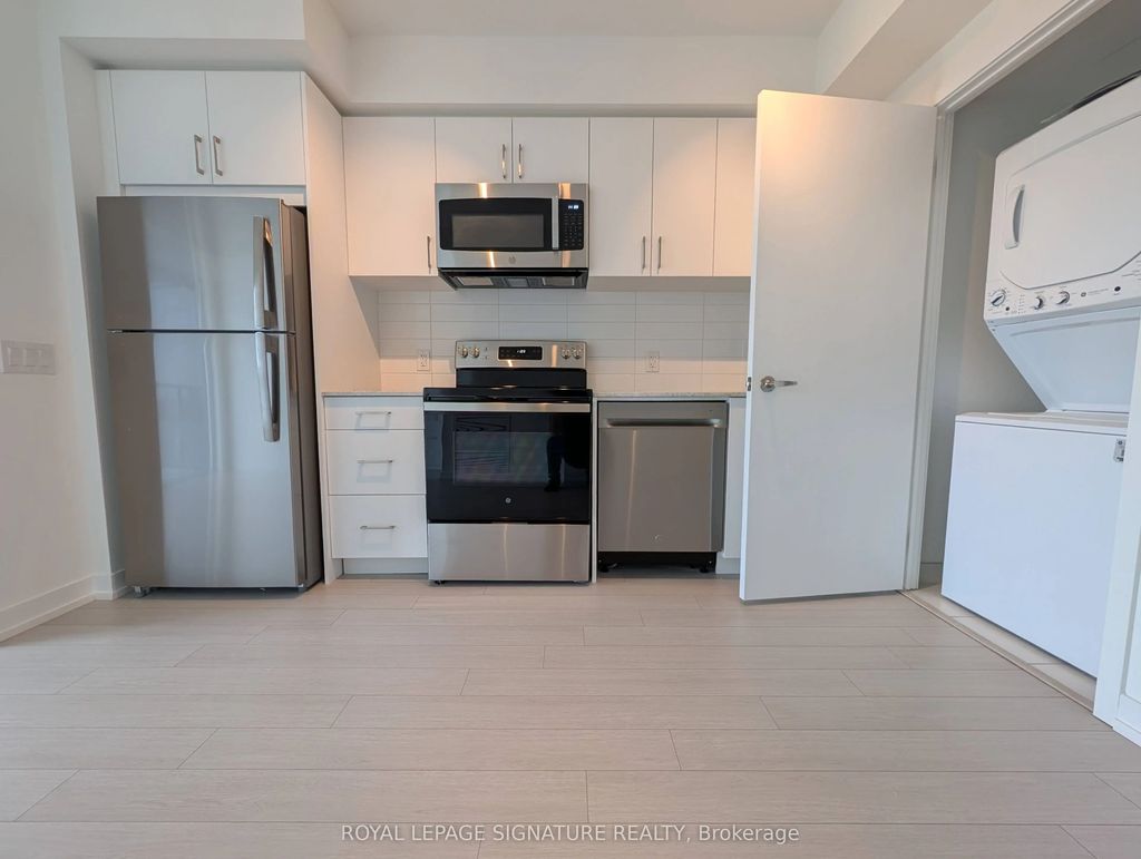 4010 Eglinton Avenue 1320, Toronto W09