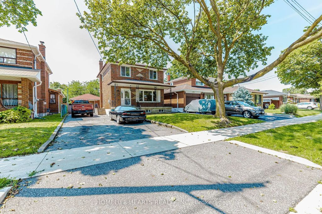 6 Dittmer Crescent, Toronto W10
