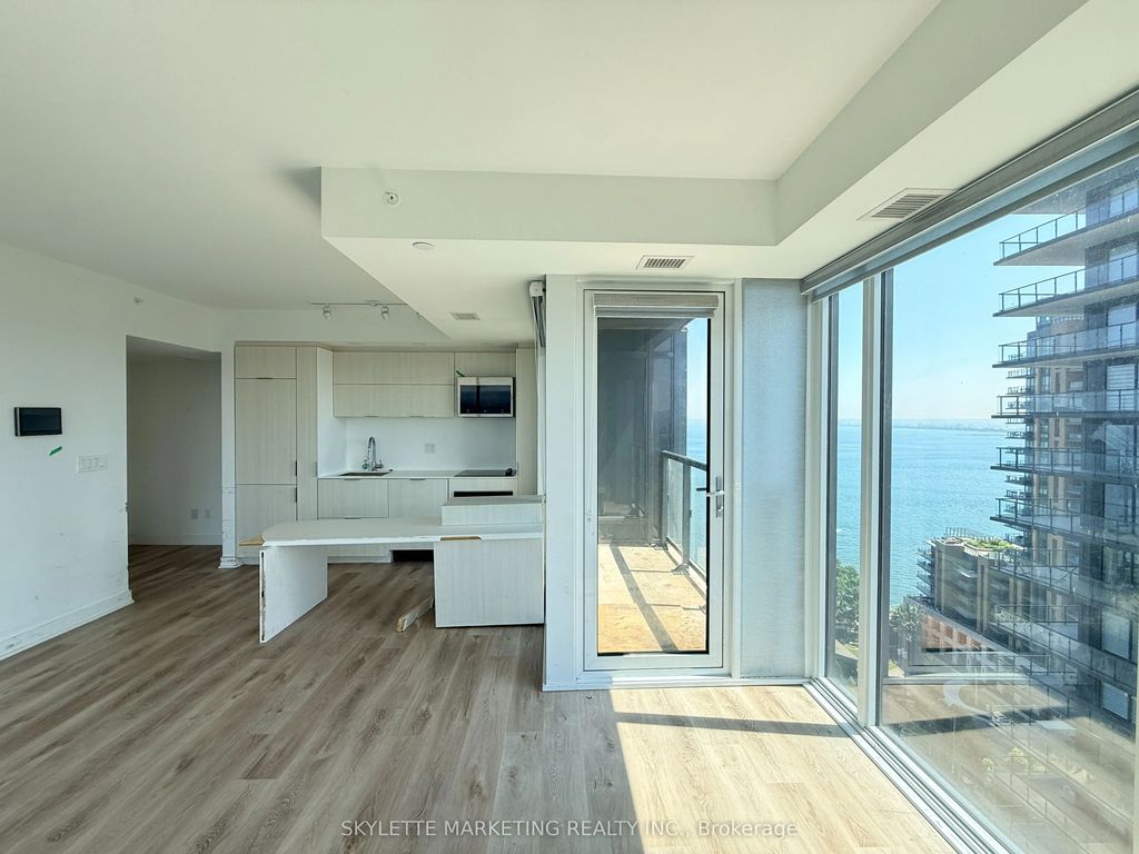 370 Martha Street 1810, Burlington