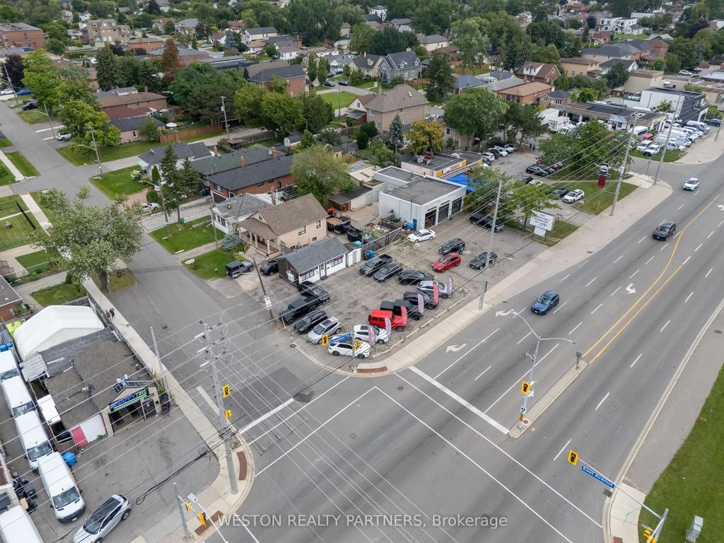 825-827 Lakeshore Road E, Mississauga