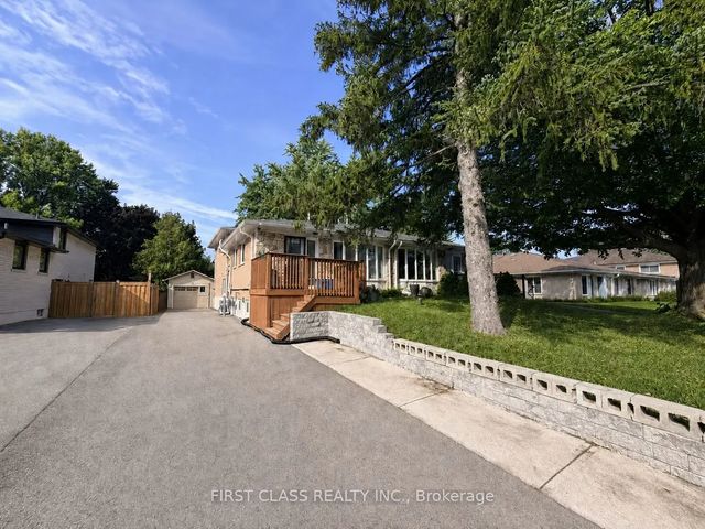 1323 Redbank Crescent, Oakville