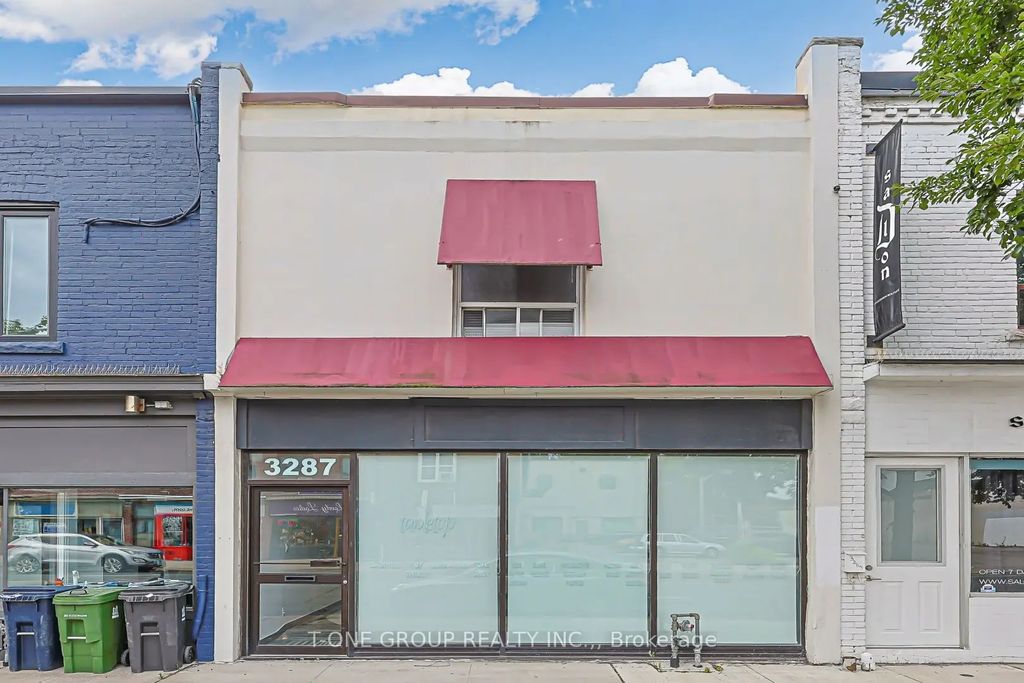 3287 Dundas Street W, Toronto W02