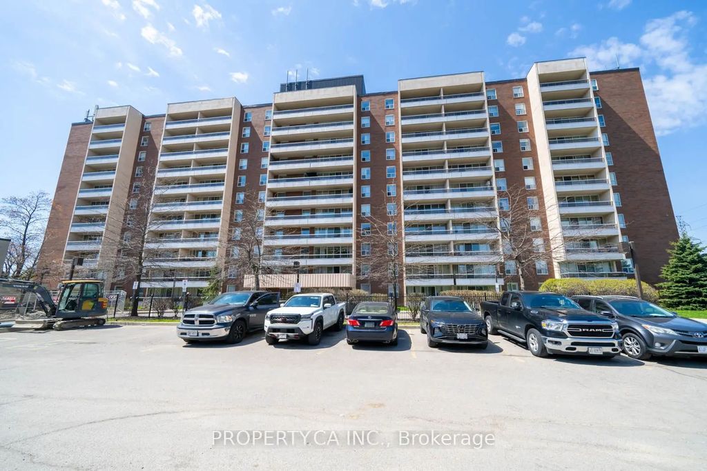 31 Four Winds Drive W 901, Toronto W05