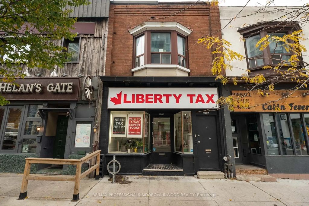 1665 Bloor Street W, Toronto W01