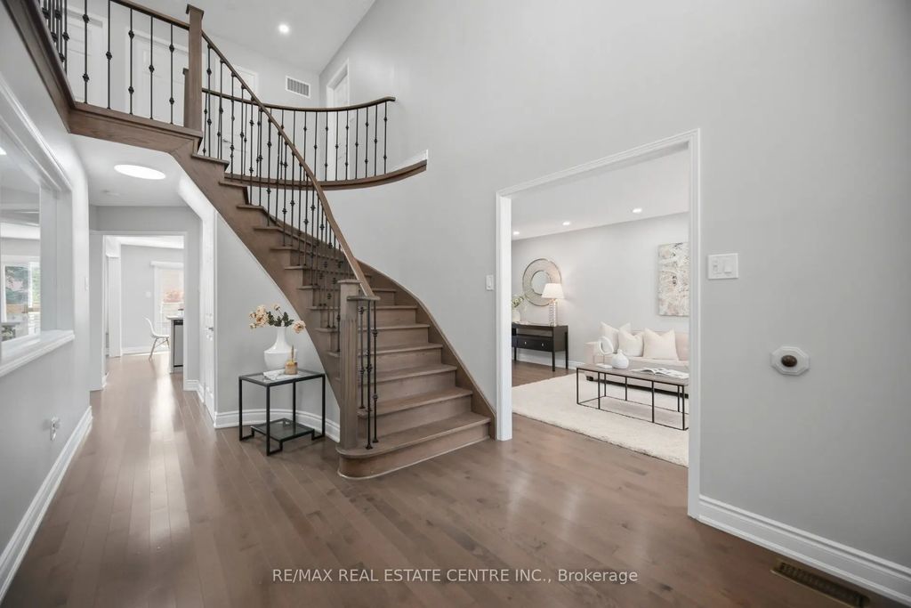 1558 Highbrook Avenue, Mississauga