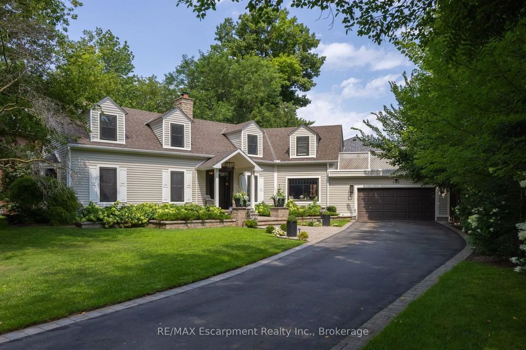 105 Whittington Place, Oakville