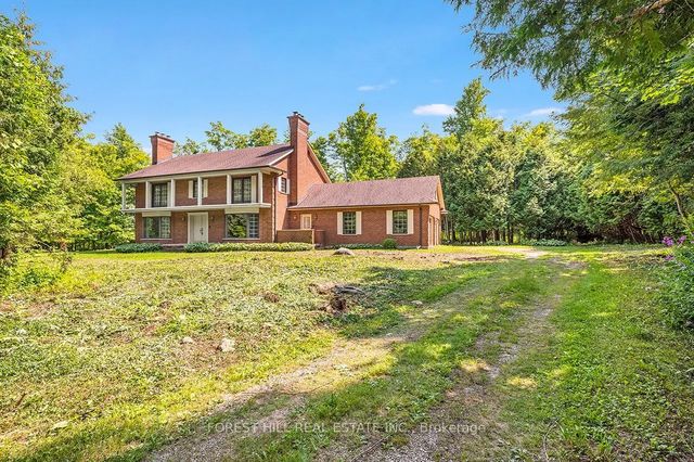 8300 Macarthur Drive, Milton