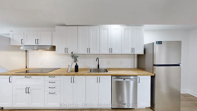 1121 Foxglove Place Lower, Mississauga