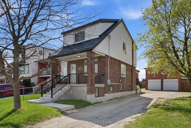 1049 Glencairn Avenue, Toronto W04
