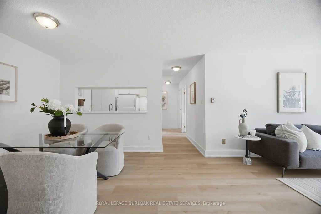 1450 Glen Abbey Gate 532, Oakville