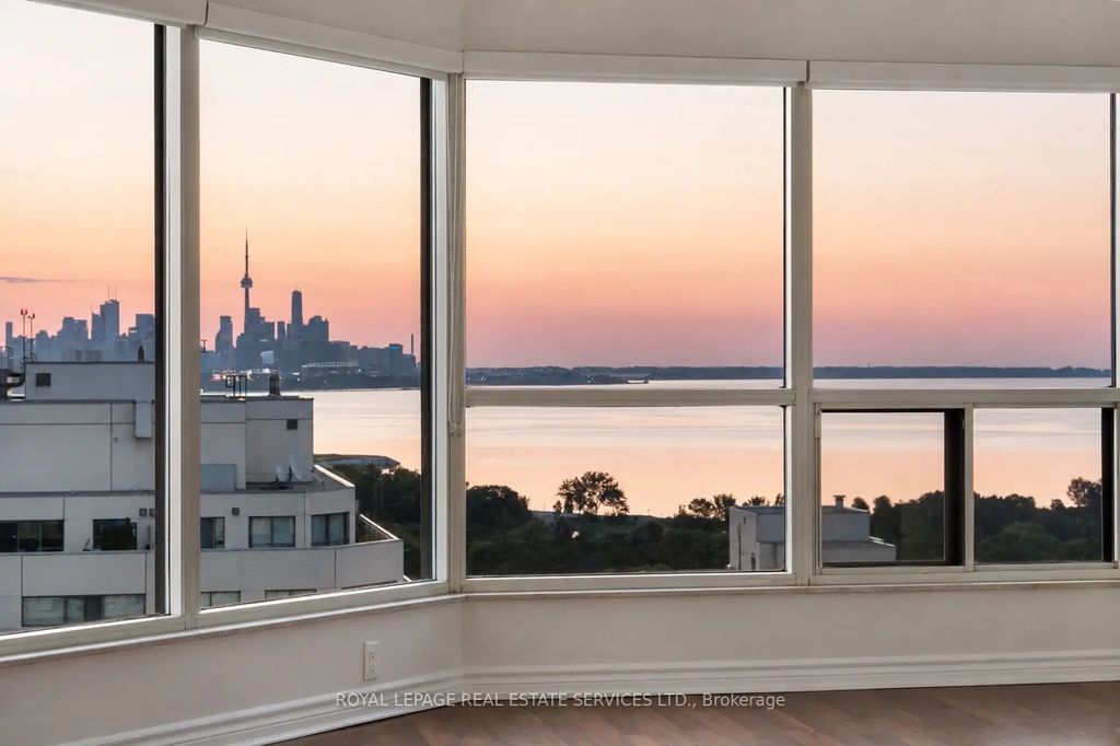 2269 Lake Shore Boulevard W 2105, Toronto W06