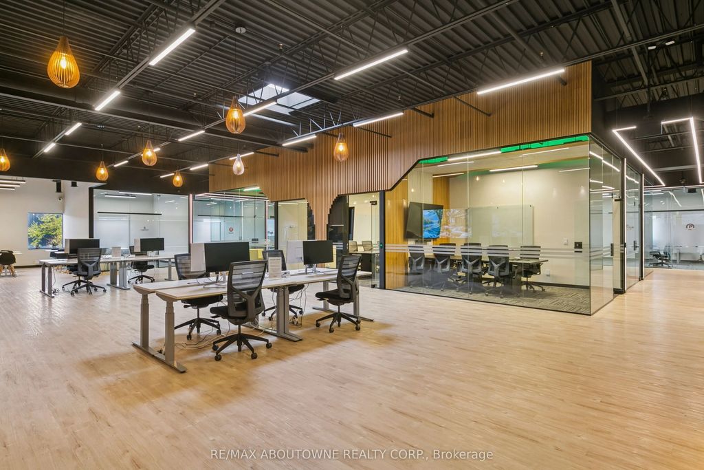 320 Matheson Boulevard W 211-a, Mississauga
