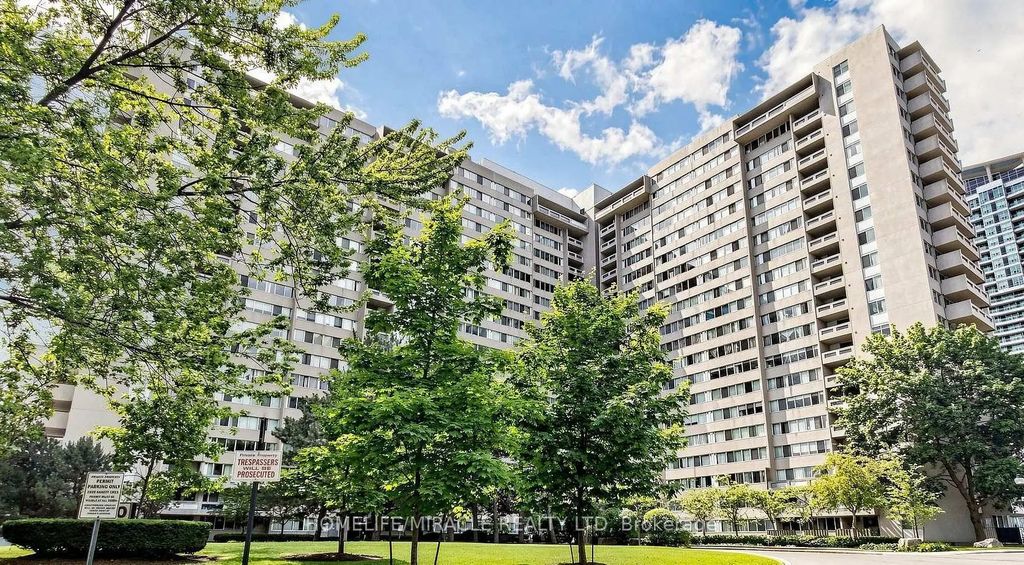 3590 Kaneff Crescent 313, Mississauga