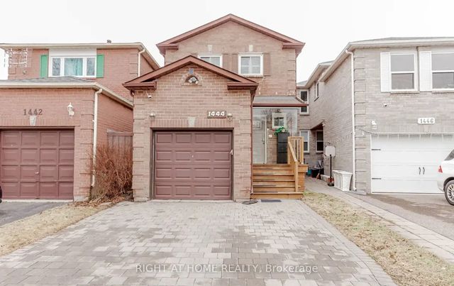 1444 Prince John Circle, Oakville