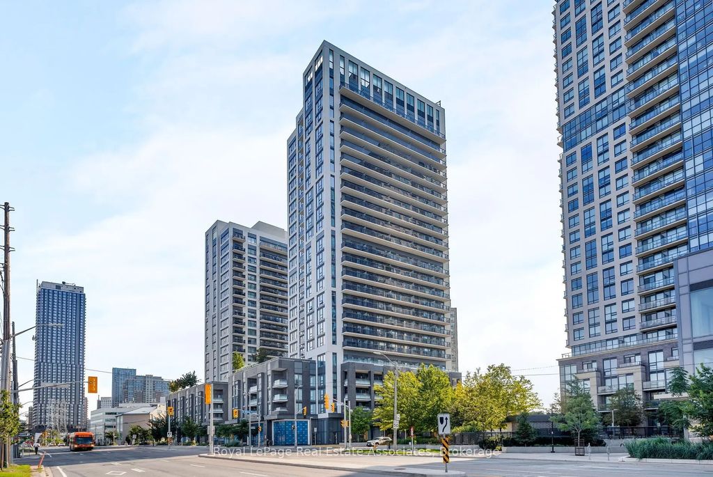 30 Samuel Wood Way 602, Toronto W08