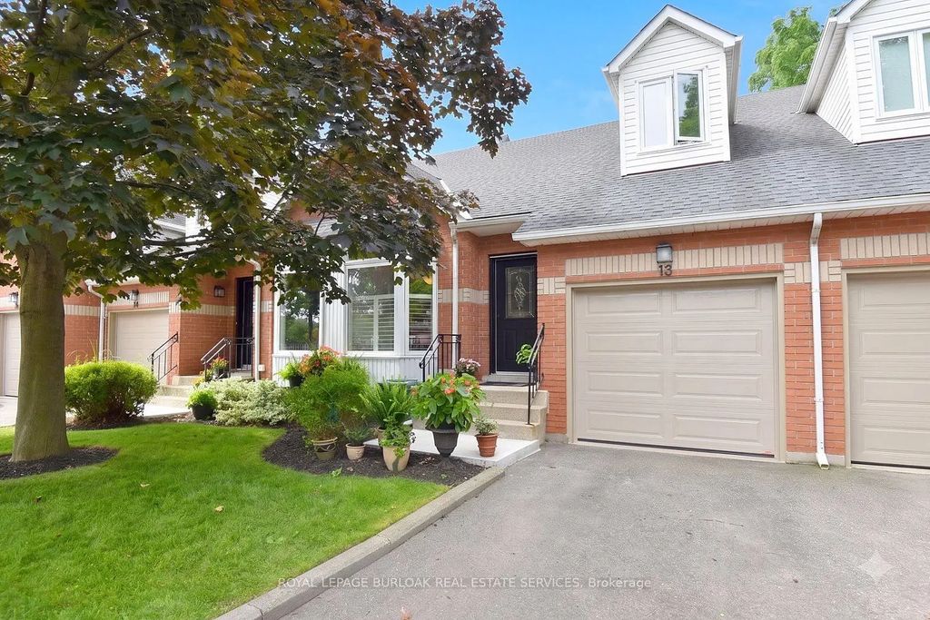 476 Walkers Line 13, Burlington