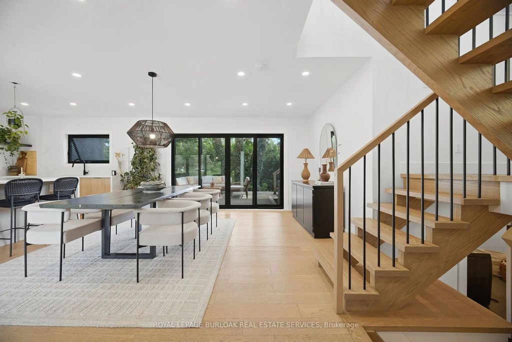 5216 Alton Road, Burlington