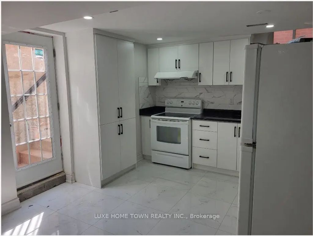 23 Castlehill Road, Brampton