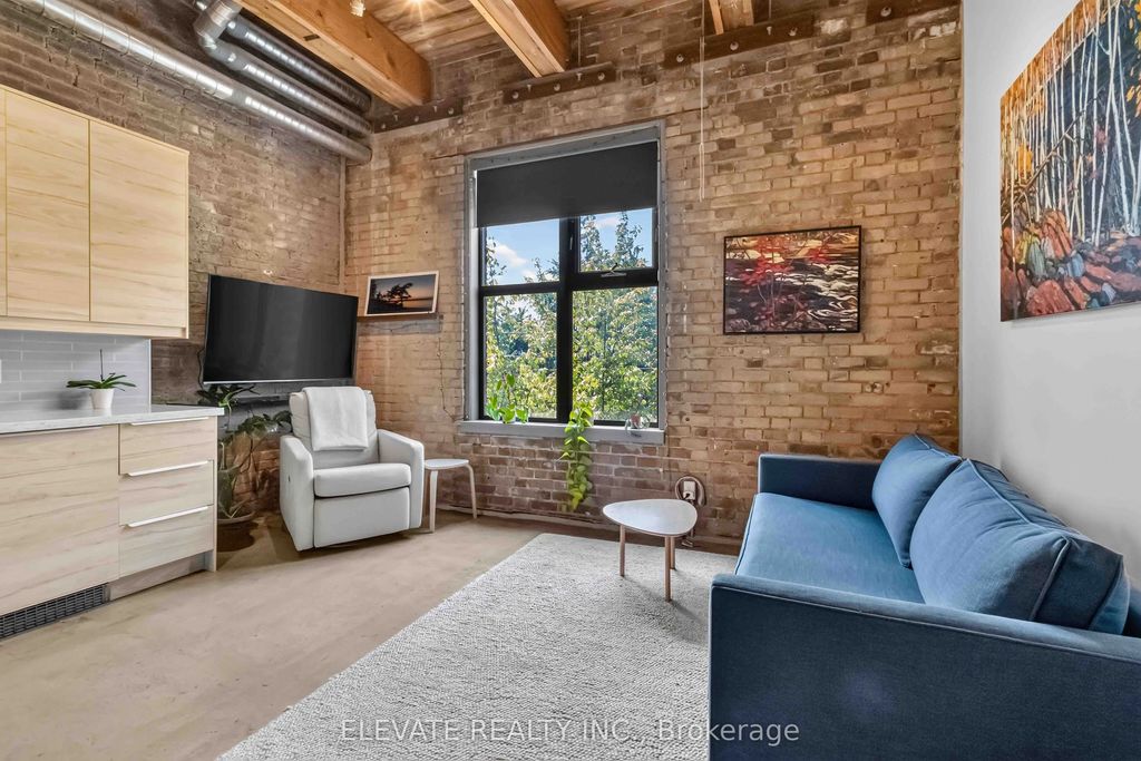 363 Sorauren Avenue 312, Toronto W01