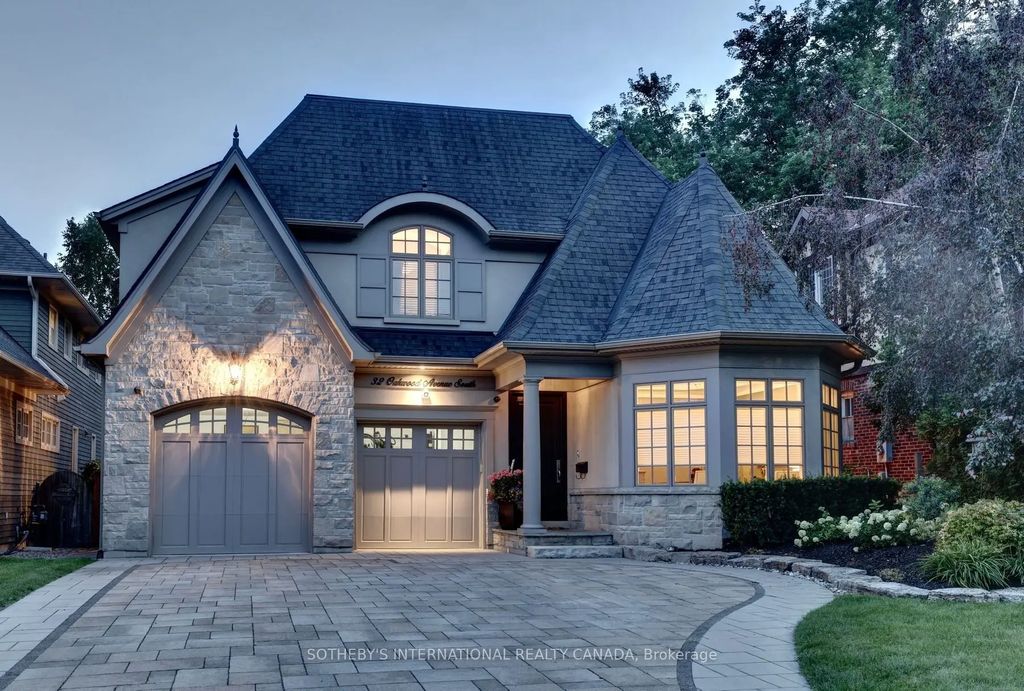 32 Oakwood Avenue S, Mississauga