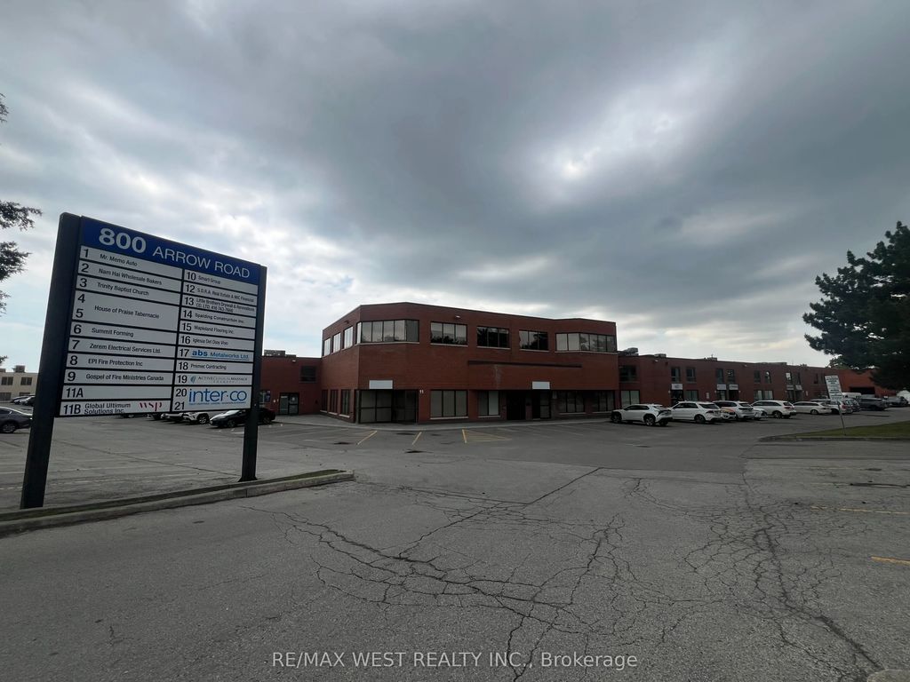 800 Arrow Road 12 (upper), Toronto W05