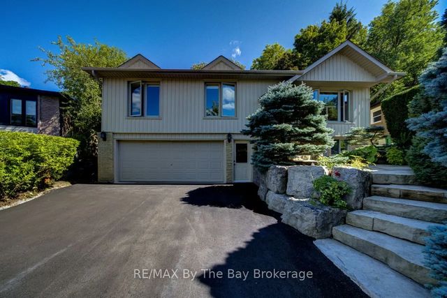 50 Hilltop Court, Caledon