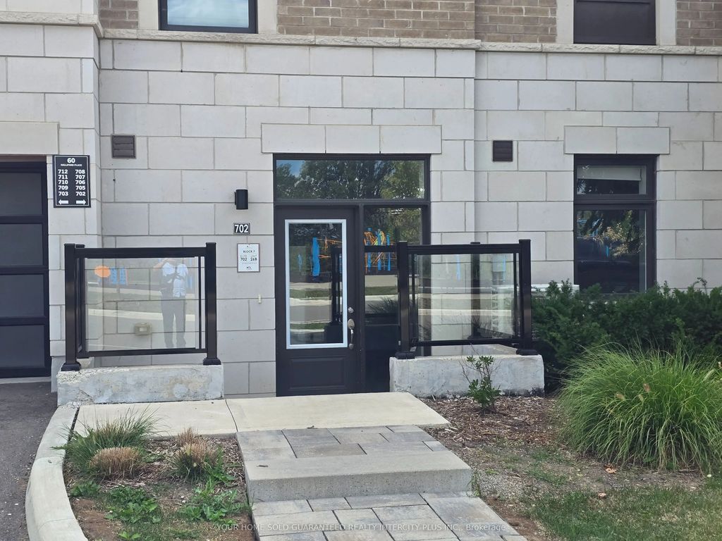 60 Halliford Place 702, Brampton