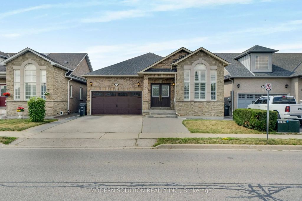 53 Ellwood Drive W, Caledon