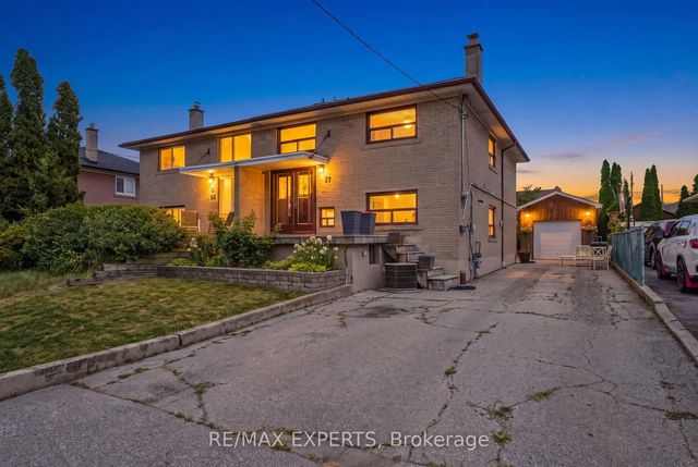 37 St Lucie Drive, Toronto W05