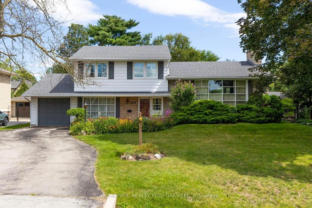 227 Sandwell Drive, Oakville