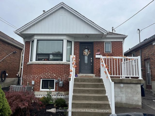 31 Chamberlain Avenue Bsmt, Toronto W04