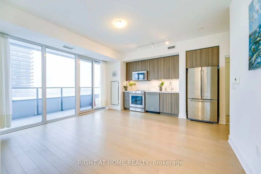 30 Shore Breeze Drive 4611, Toronto W06