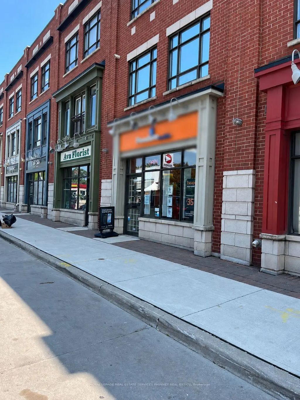 147 Lakeshore Road E, Mississauga