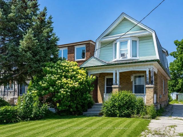 4 Marshall Boulevard, Toronto W03