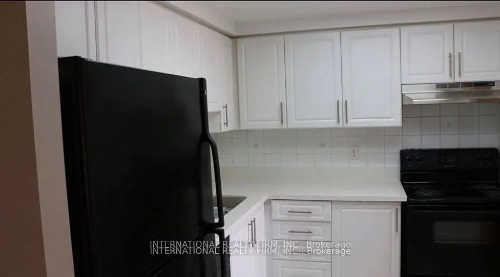 135 Hillcrest Avenue 1010, Mississauga