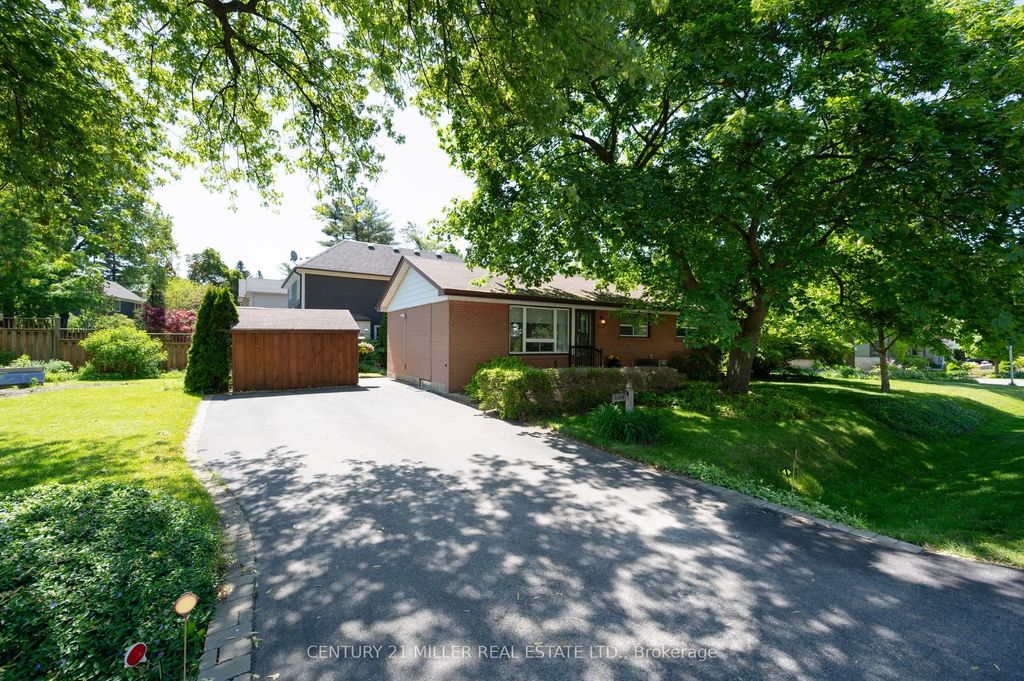 1304 Avon Crescent, Oakville