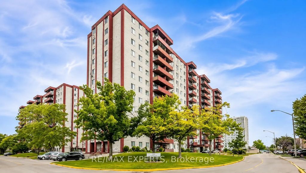 50 Lotherton Pathway 410, Toronto W04